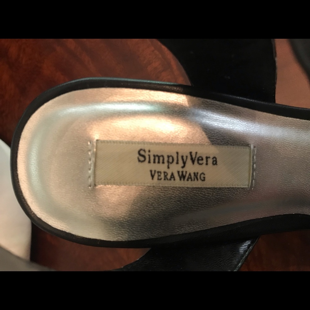 Vera Wang Simply Vera Heels - Picture 6 of 7
